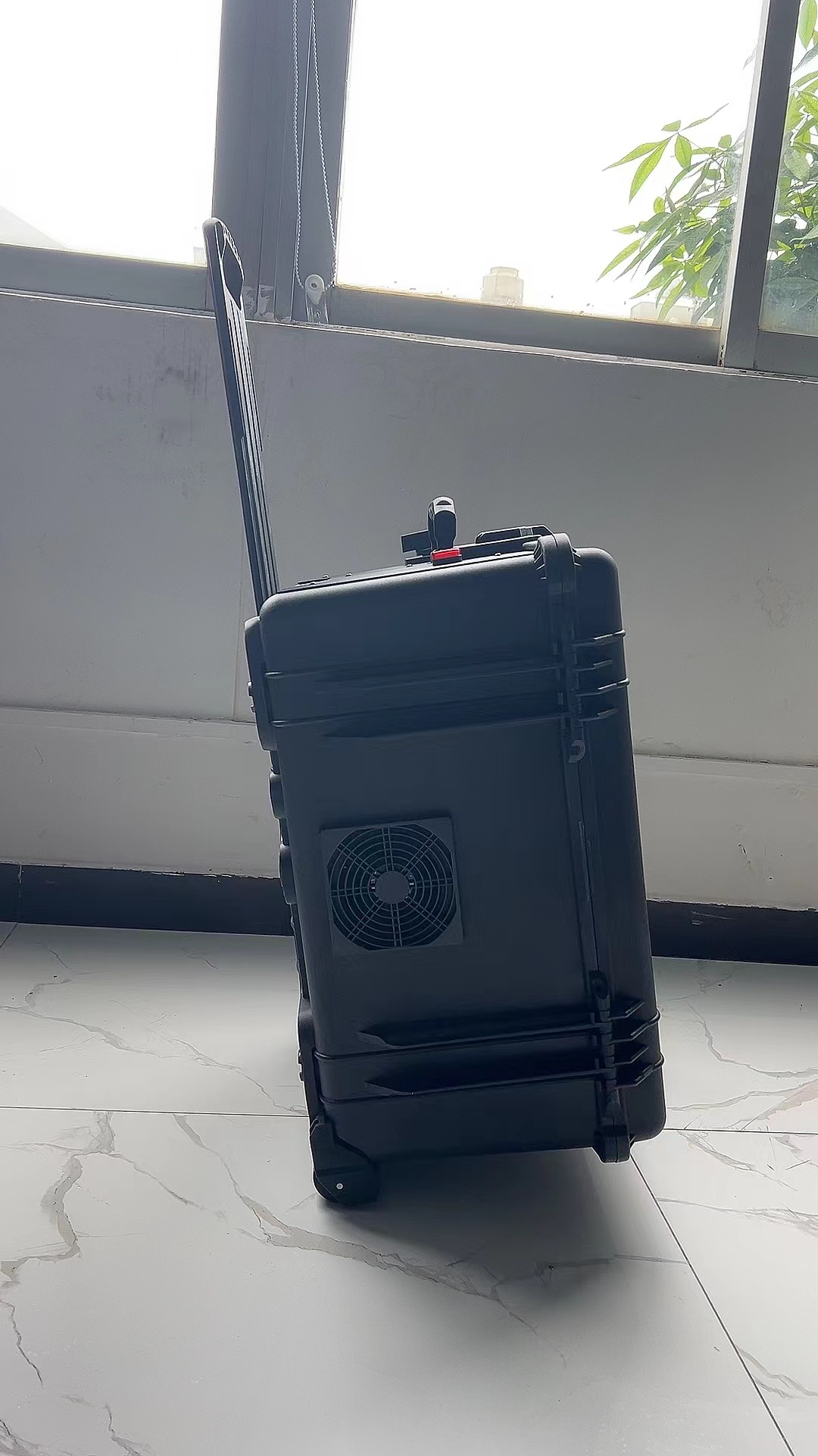 呼玛手拉箱型移动通信干扰器
